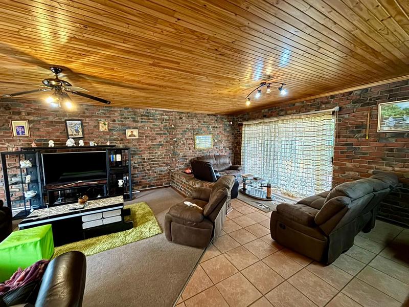 4 Bedroom Property for Sale in Pellissier Free State